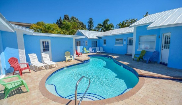VILLA 4 Walk to beach Pool Daily Rentals