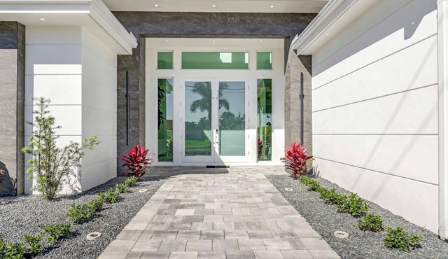 Villa Atlantis - Five Bedroom Villa, Sleeps 10
