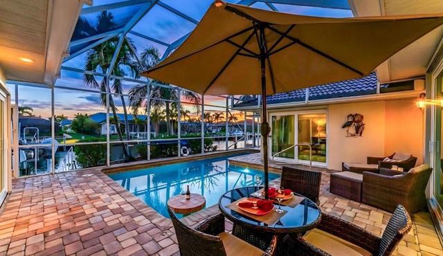 Villa Hibiscus-Waterfront-Free Heated Pool-Dock-Bikes-Other Amenities