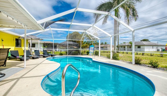Villa Sunsplash-Modern, south-facing, large pool- perfect for families