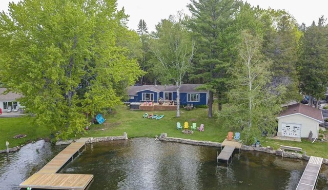 Waterfront Cottage on Buckhorn Lake