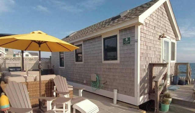 Waterfront Cottage With Lovely Patio (2382)