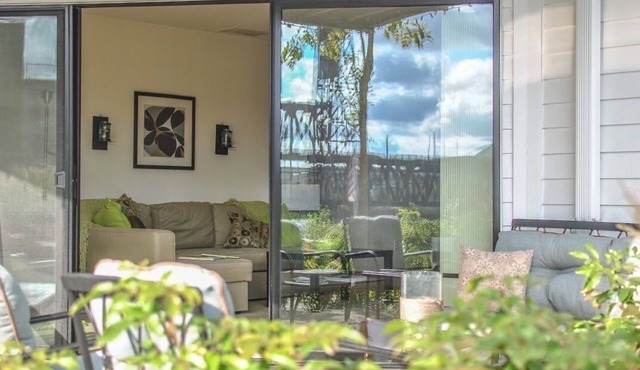 Waterfront Pearl - Beautiful decor, perfect views!