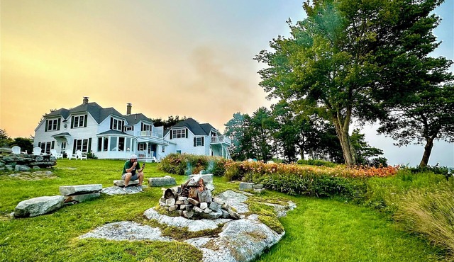 WATERFRONT Retreat venue for up to 60 guests!… Weddings, Reunions, Meetings!…