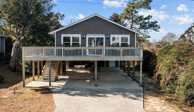 Welcome to your perfect pet-friendly Emerald Isle beach getaway!