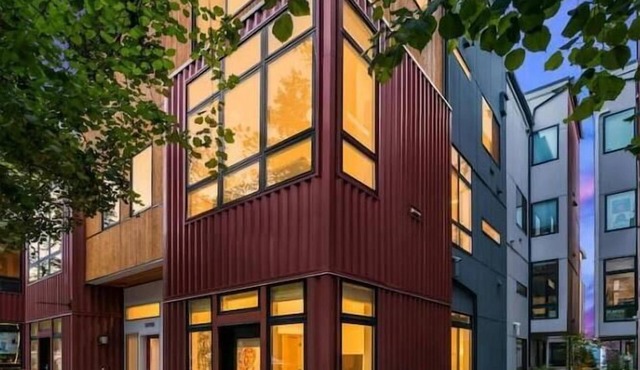 West Seattle's Modern Townhome