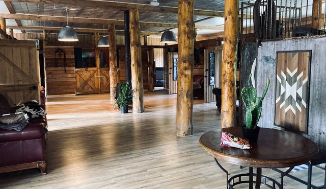 Western dormatory at Ranch Mont-Tremblant CITQ#305173n9 semi-private bedrooms