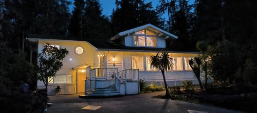 White House Tofino