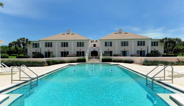 Windsor Lodge Unit #18, studio