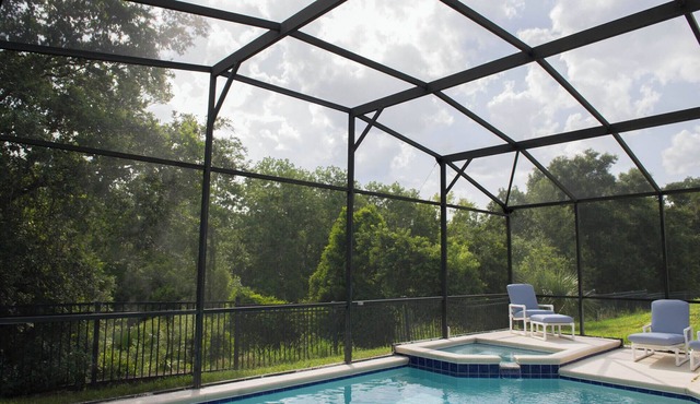 Windsor Sun Palm Retreat- 4 bedroom villa, no rear neighbors in Windsor Palms