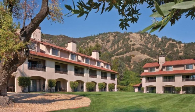 Worldmark 2-bedroom resort with fitness room, WiFi In Nice, CA