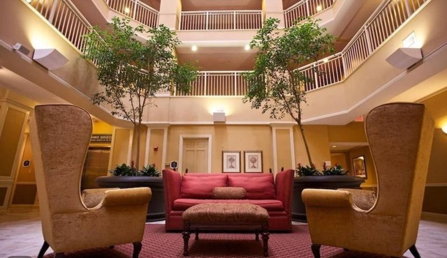 Wyndham Old Town Alexandria 1 bedroom deluxe
