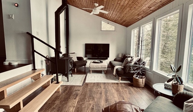 Yogi's Lakefront Cabin