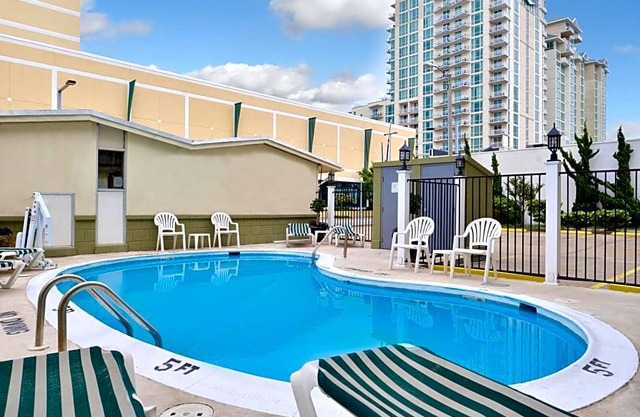 2-Star Hotel ∙ SureStay Hotel by Best Western Virginia Beach Royal Clipper
