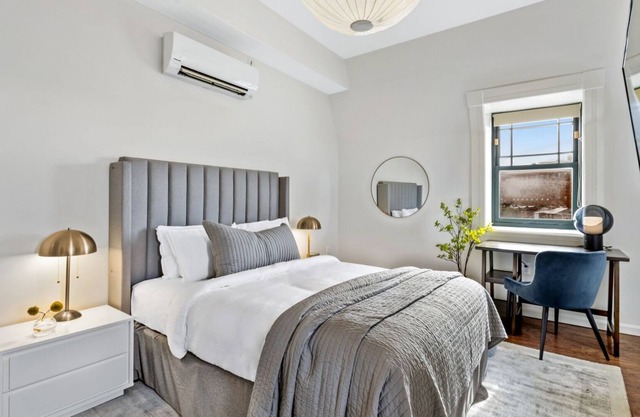 Brexton Hotel 