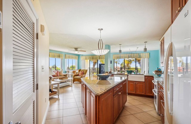 Land's End 201 building 8 Bright beach front, corner condo with stunning view