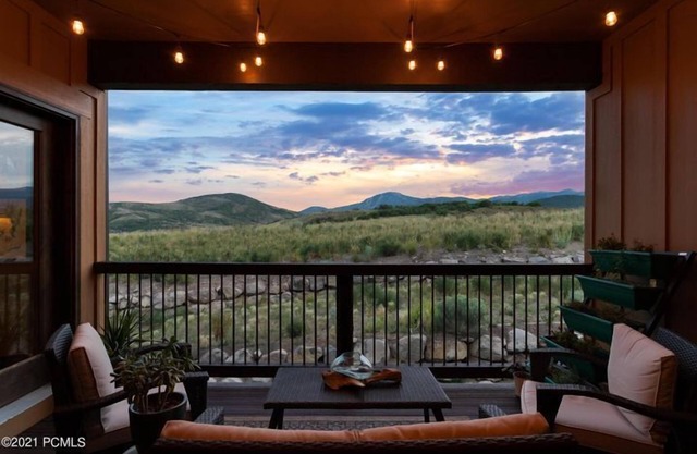 Modern Mountain Luxury, Stunning Deer Valley Mountain Views and Private Hot Tub!
