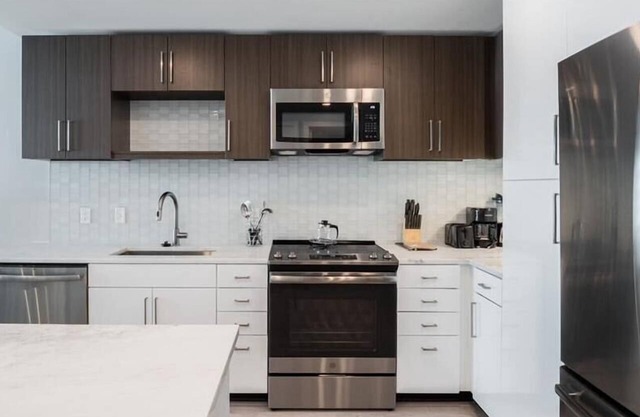 Stay near Metro! Kitchen, Pool & Spa | nr Downtown & Parks