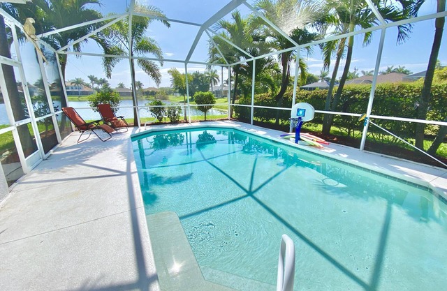 TOP FLORIDA's Villa Lake El Dorado