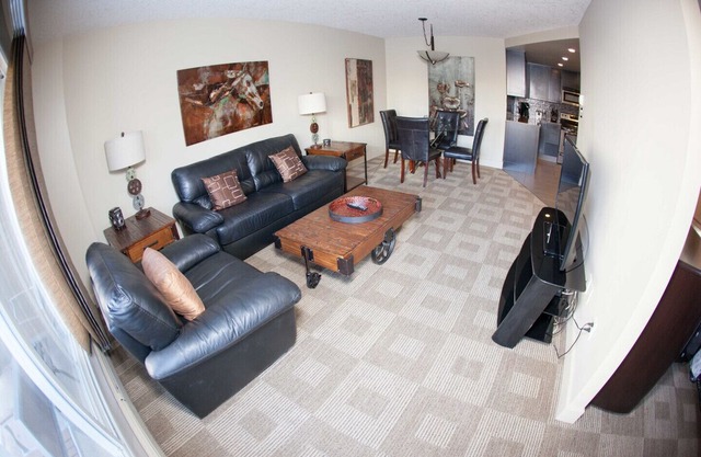 Uptown 1D01- 1 Bedroom + Den - Calgary, Alberta