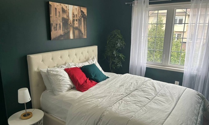 Ajax House | Private Room in Ajax