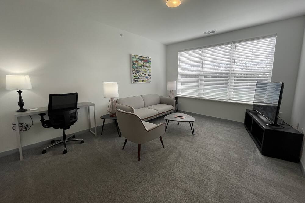 Tuttle West Apartment | Sweet S-U-I-T-E-S in Dublin!