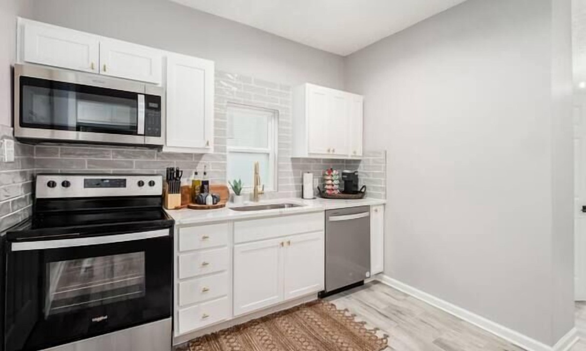 West Columbus House | The Sweet Escape - Stylish Home in Columbus!