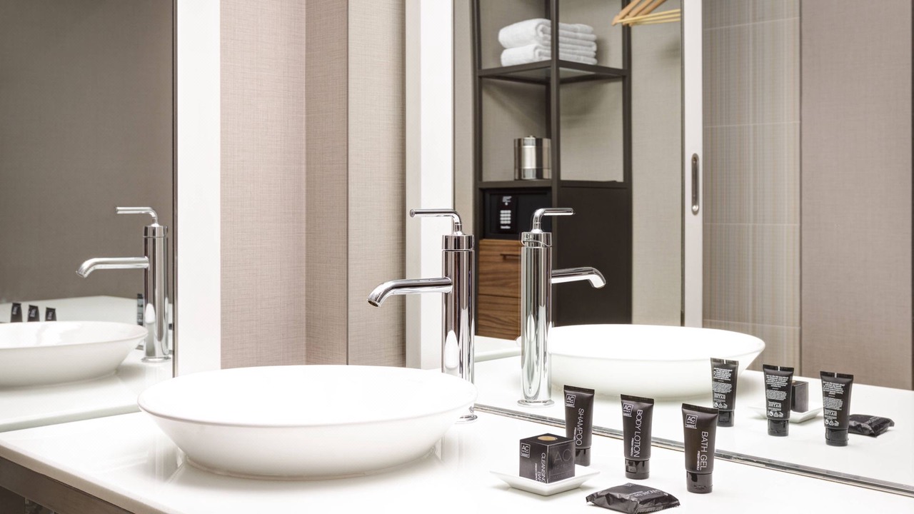 Photo of Bathroom in National Harbor