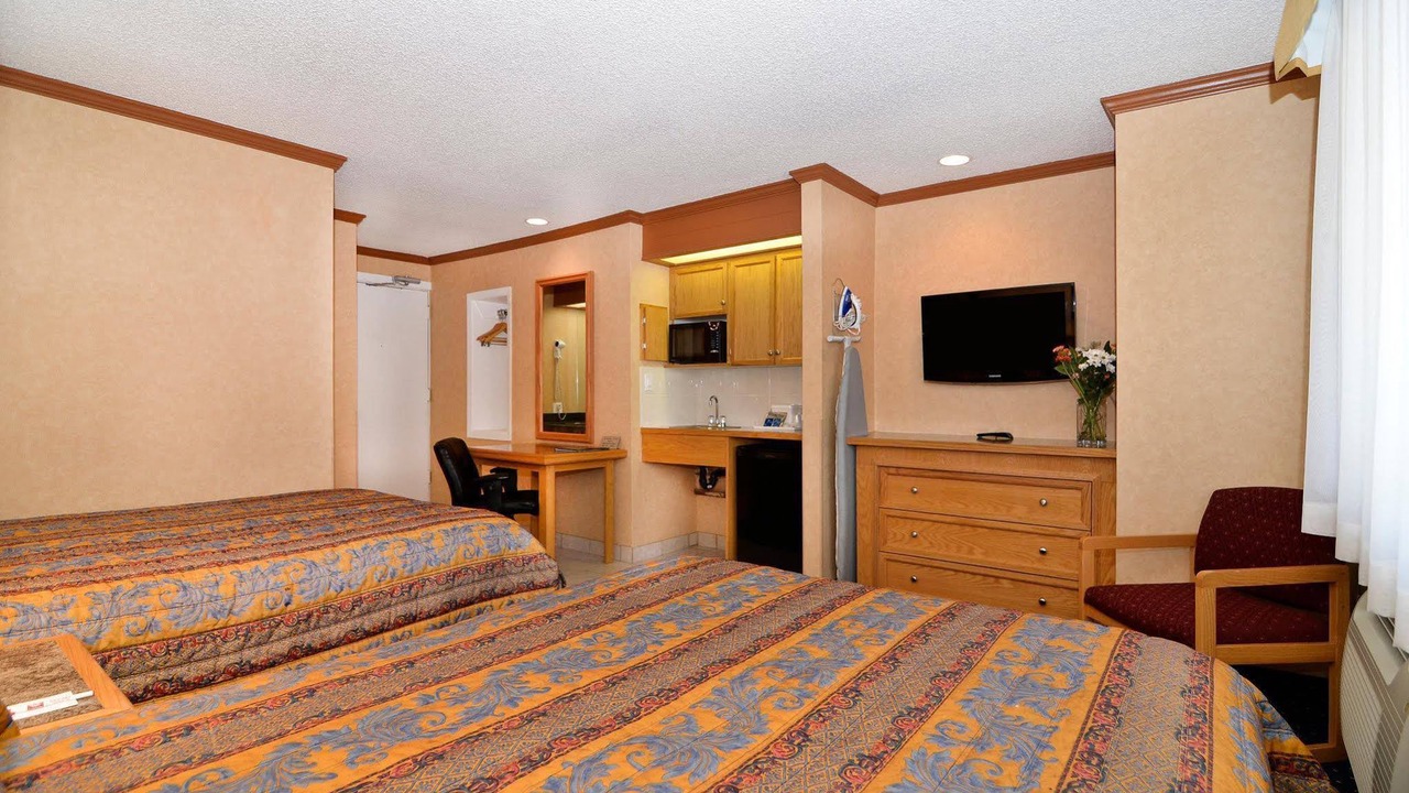 Photo of Bedroom in Banff Trail