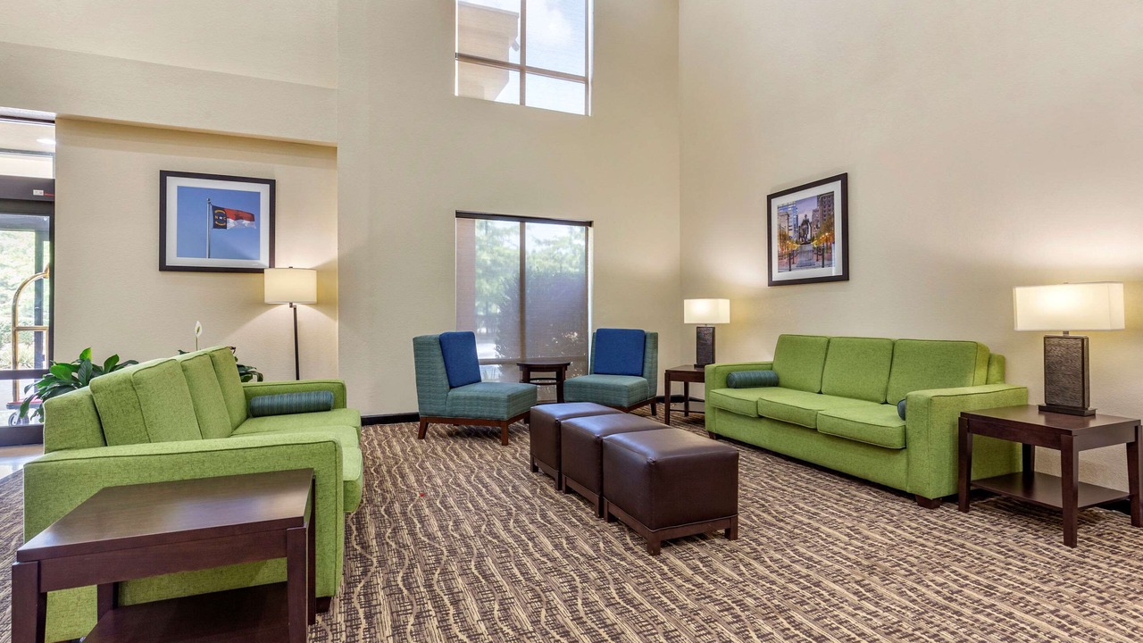 Photo of Livingroom in Clayton