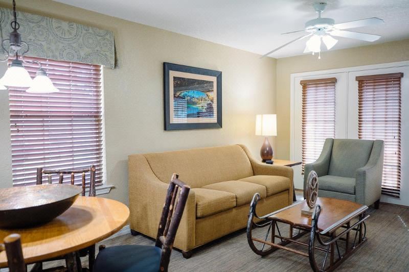 Photo of Livingroom in Canyon Lake