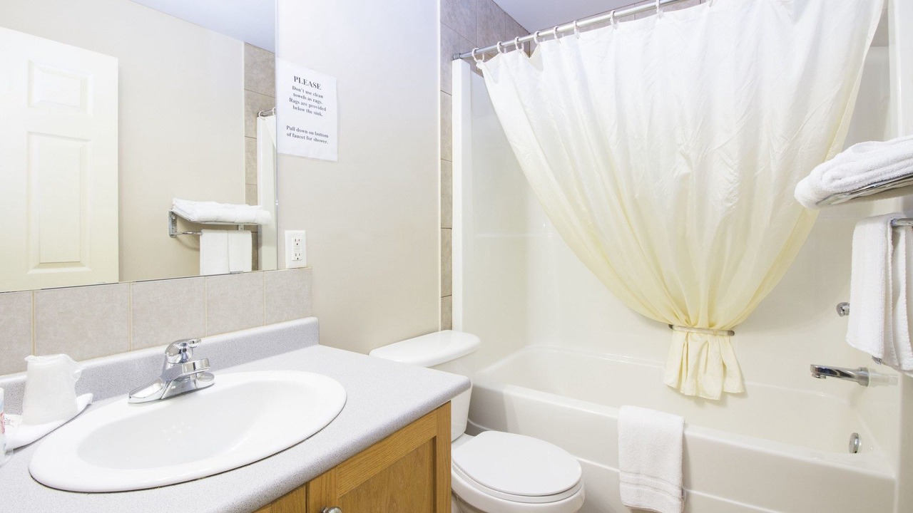 Photo of Bathroom in Drayton Valley