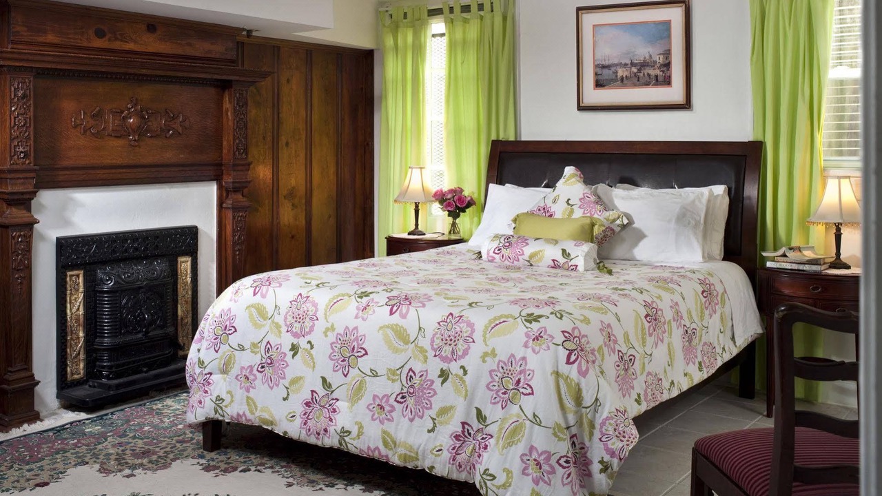 Photo of Bedroom in Adams Morgan