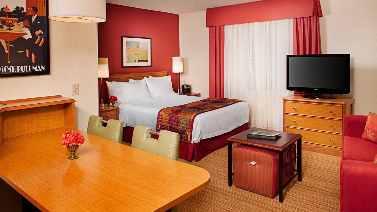 Photo of Livingroom in Tysons