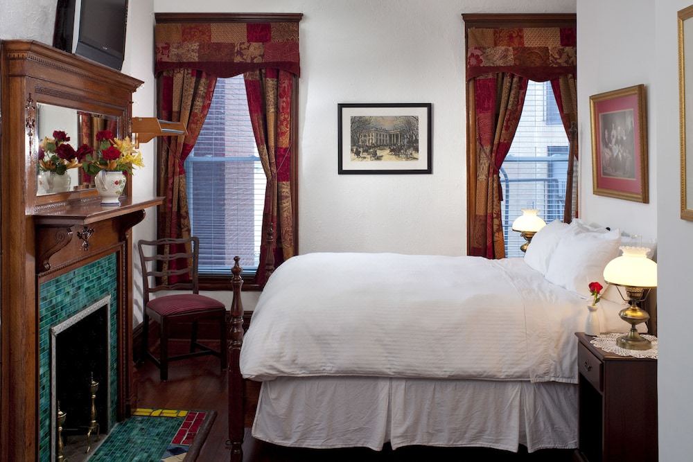 Photo of Bedroom in Adams Morgan