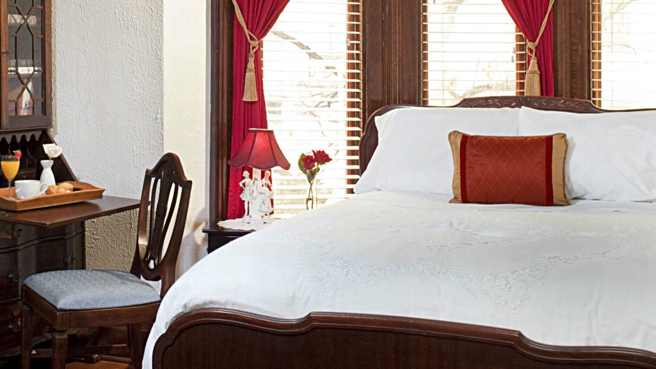 Photo of Bedroom in Adams Morgan