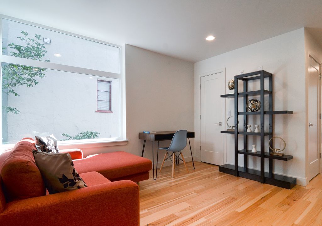 Photo of Livingroom in Eastlake