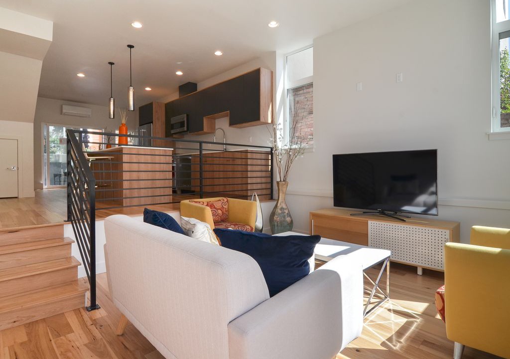 Photo of Livingroom in Eastlake
