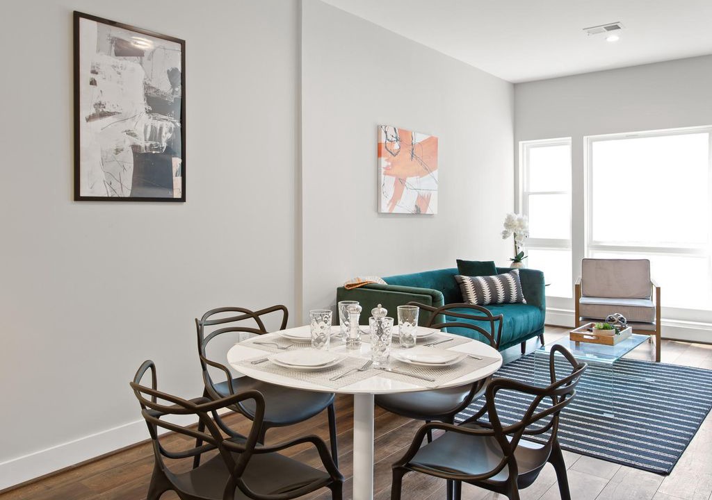 Photo of Livingroom in Near Northeast