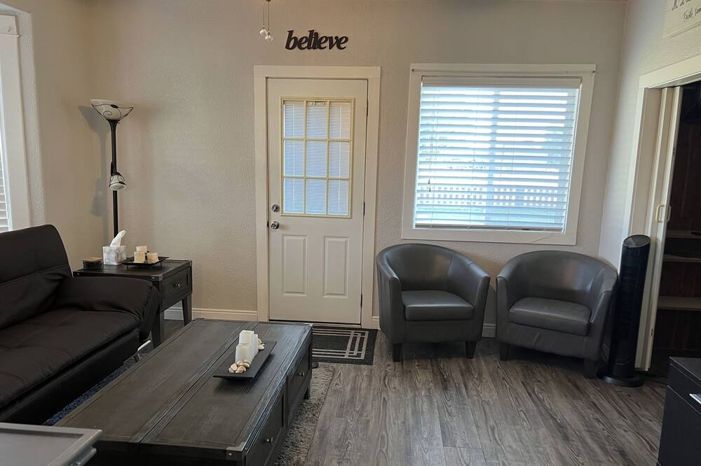 Photo of Livingroom in Canyon County