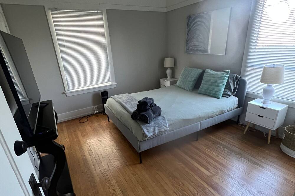 Photo of Bedroom in Fremont