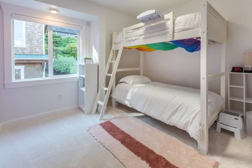 Photo of Bedroom in Northeast Bellevue