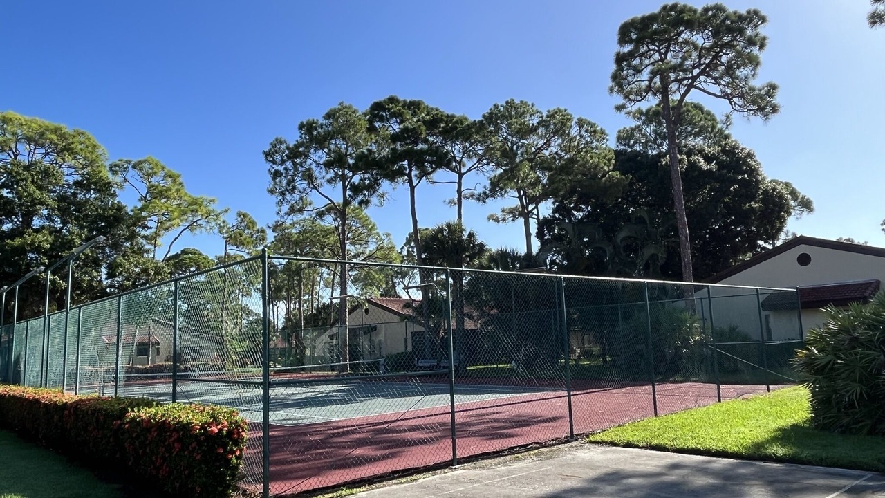Photo of Outdoor in Gulf Gate Estates