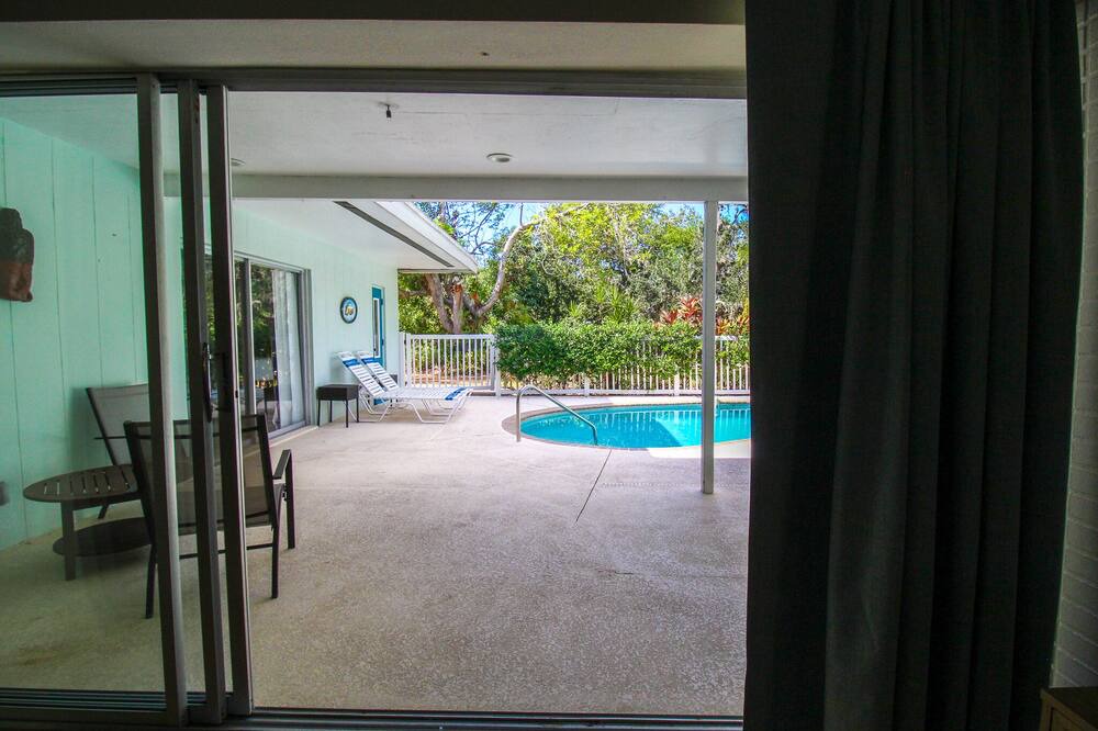 Photo of Outdoor in Gulf Gate Estates