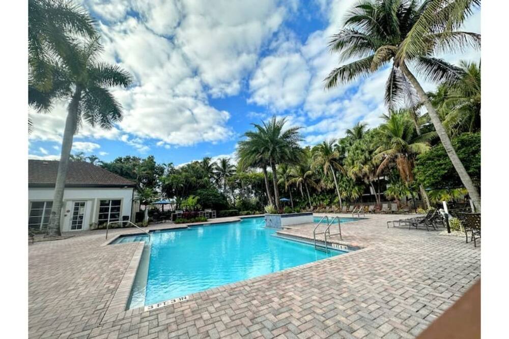 Photo of Outdoor in Heron Bay