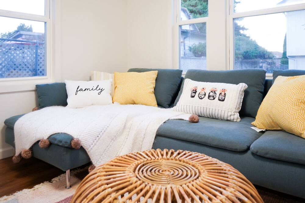 Photo of Livingroom in South Beacon Hill