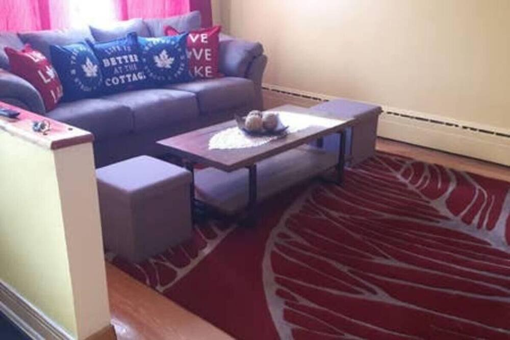 Photo of Livingroom in LaSalle