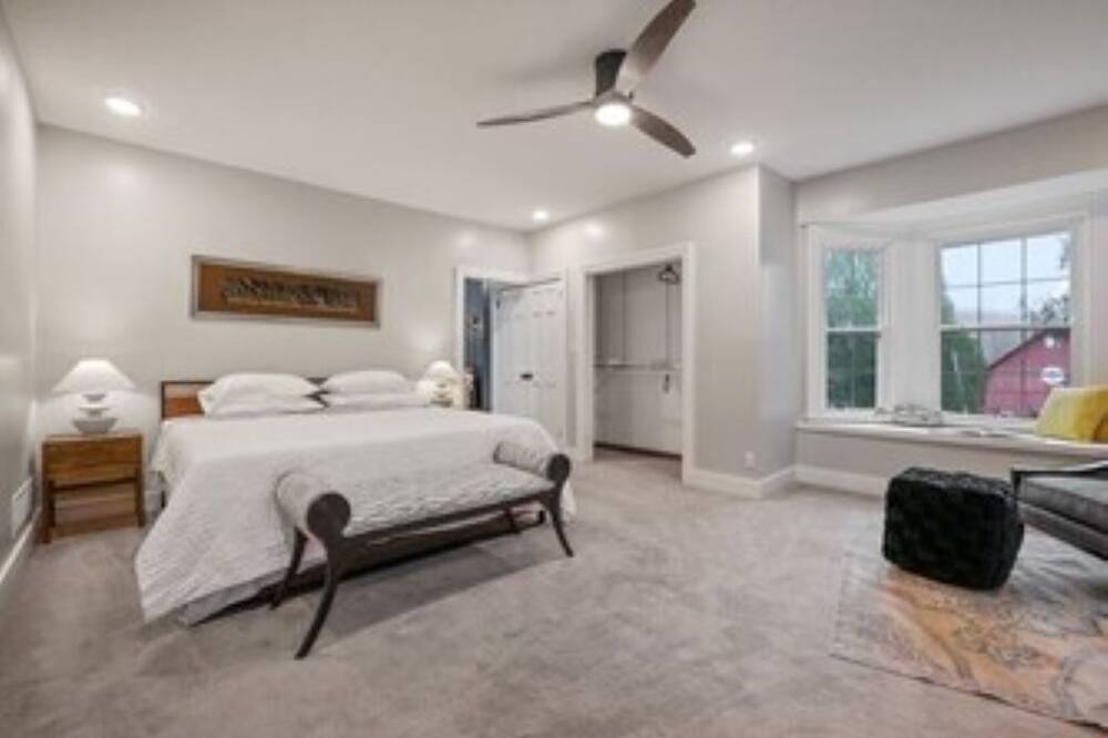 Photo of Bedroom in Newark