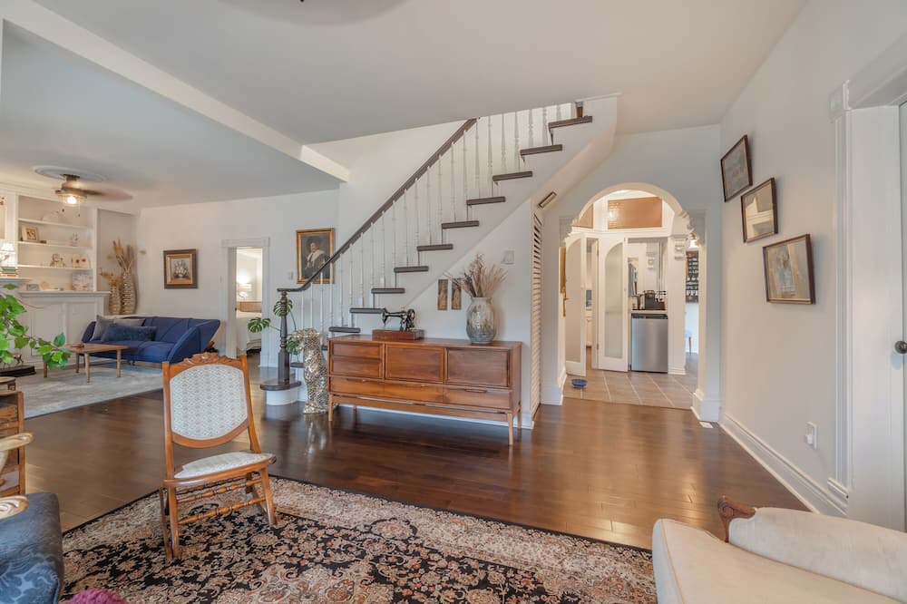 Photo of Livingroom in Chemainus