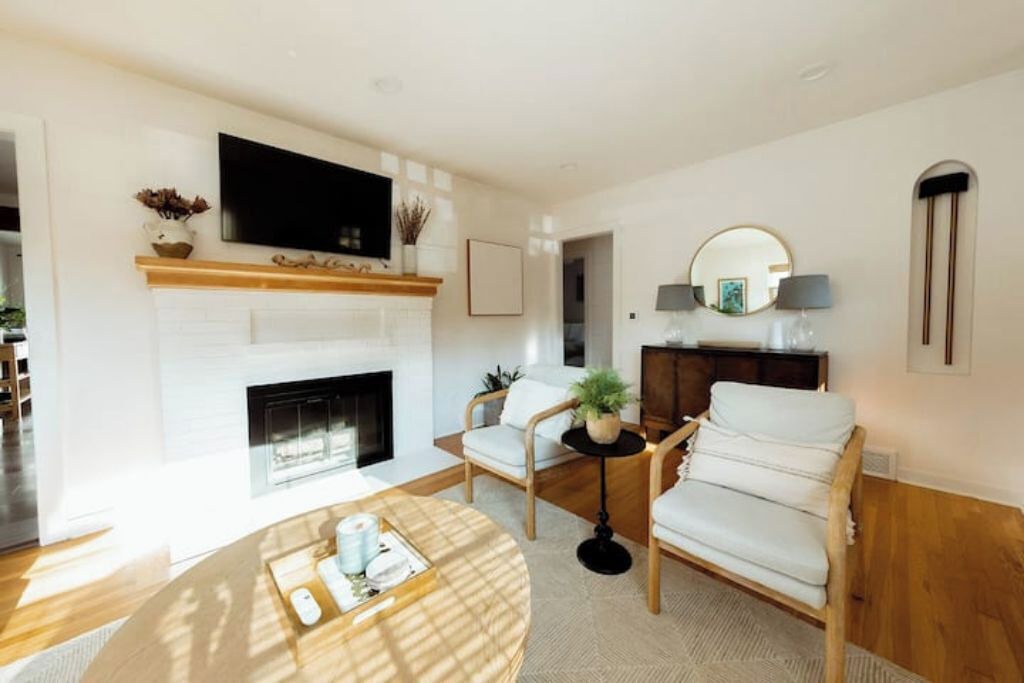 Photo of Livingroom in Genesee
